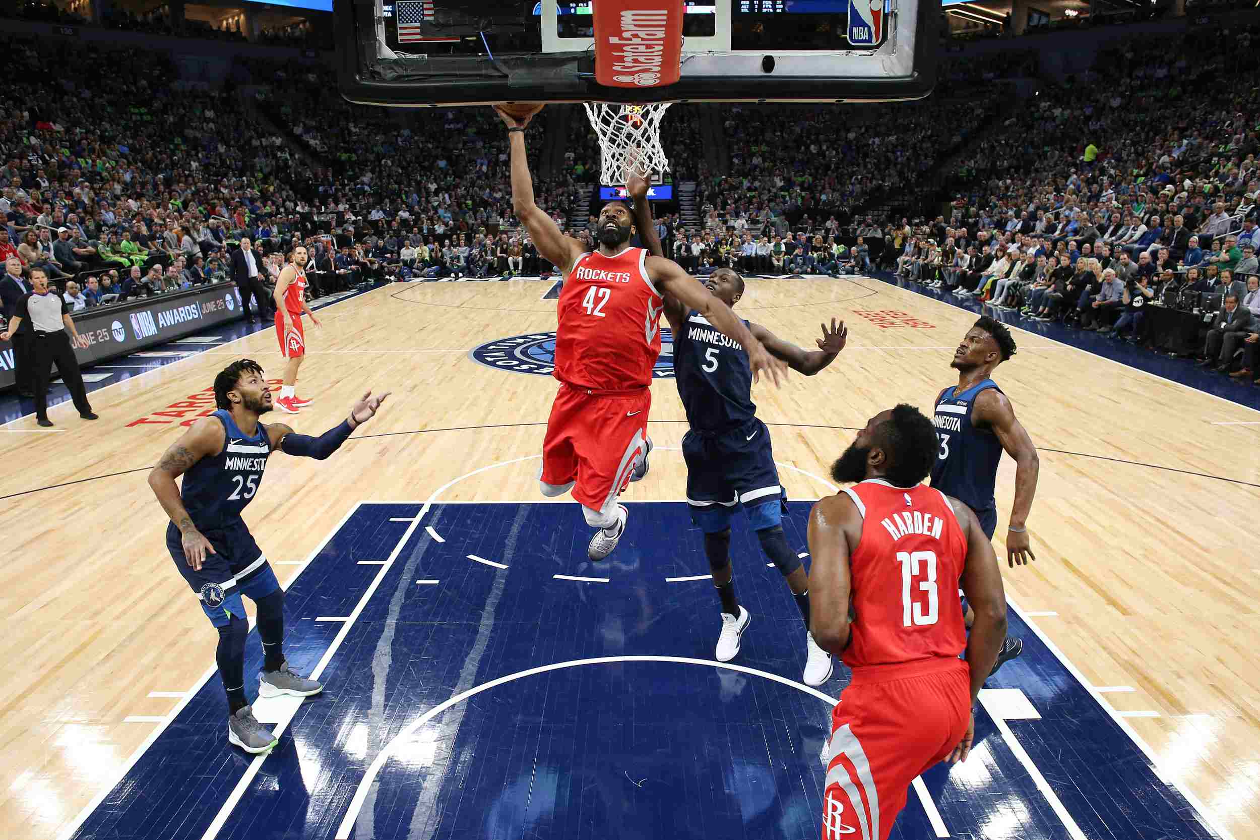 英超战报：蒂亚戈失绝平点，布莱顿2-1险胜布伦特福德（英超：蒂亚戈失点错失扳平，布莱顿2-1力克布伦特福德）